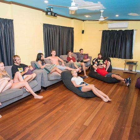 Castaways Backpackers Cairns Hostel Екстериор снимка