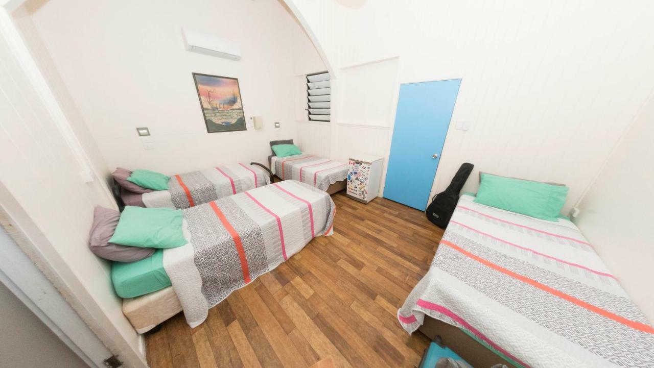 Castaways Backpackers Cairns Hostel Екстериор снимка
