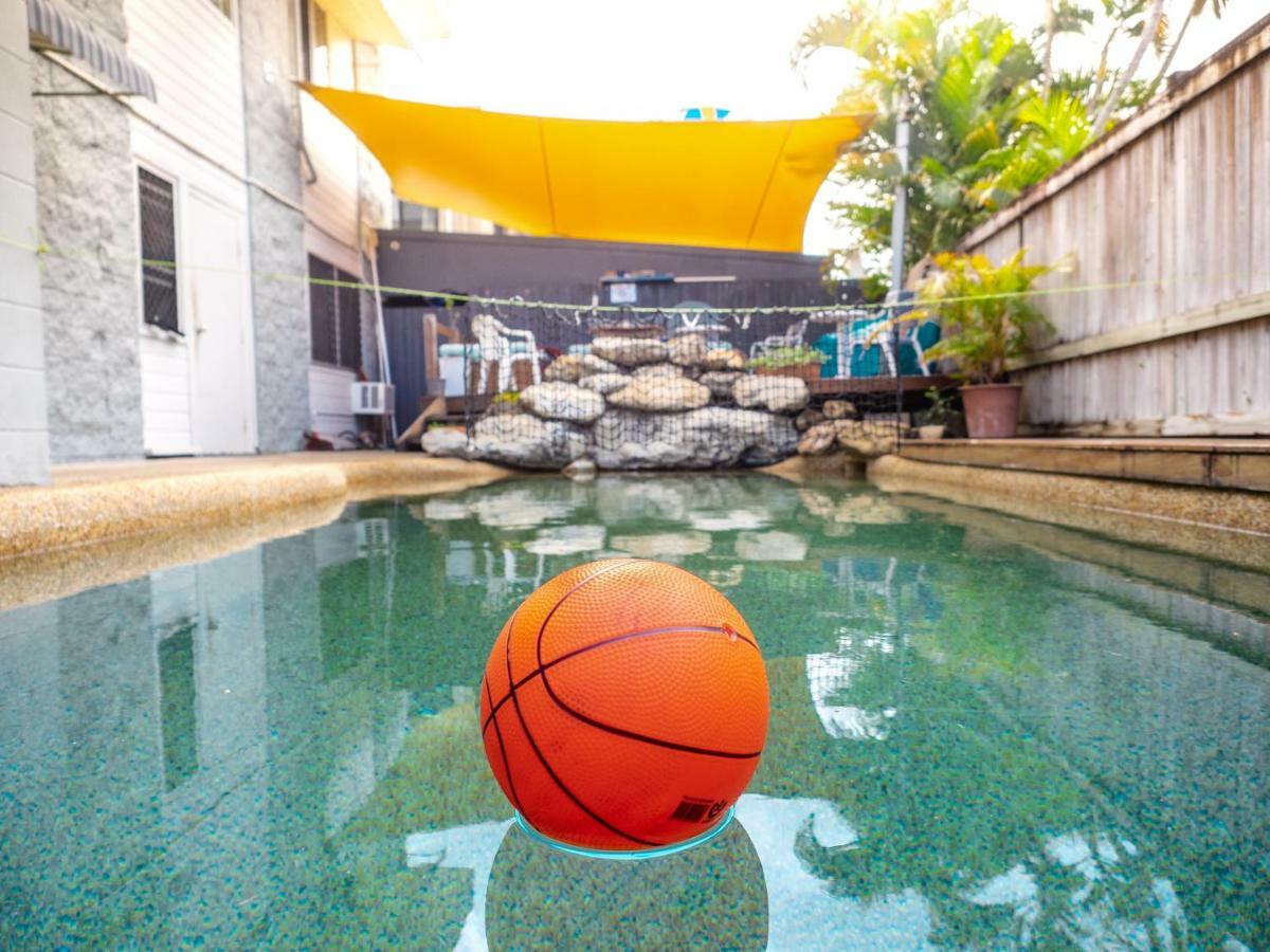 Castaways Backpackers Cairns Hostel Екстериор снимка
